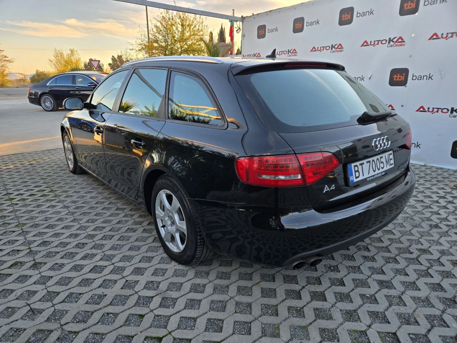 Audi A4 2.0TDI-143кс= АВТОМАТ= S-Line= NAVI= LED - изображение 5