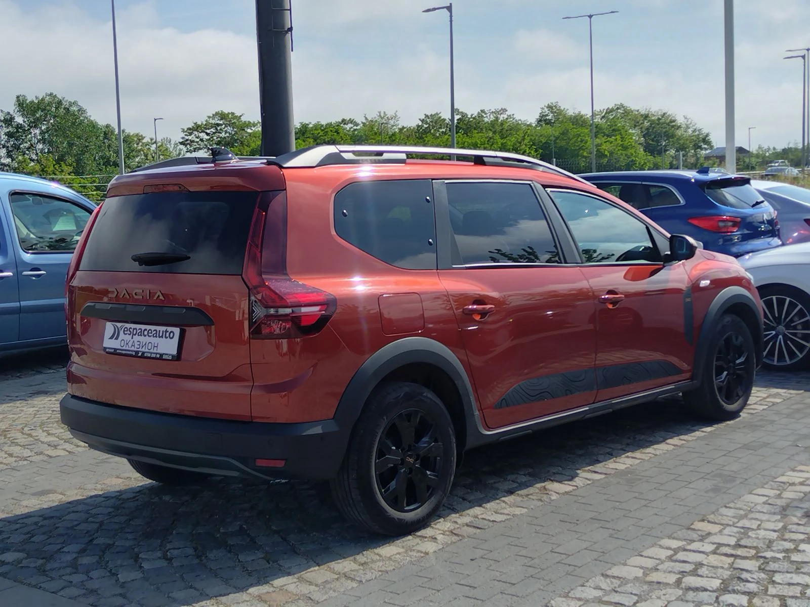 Dacia Jogger 1.0Tce/ 100к.с./ бензин/газ 6+ 1 места, снимка 4 - Автомобили и джипове - 54761038