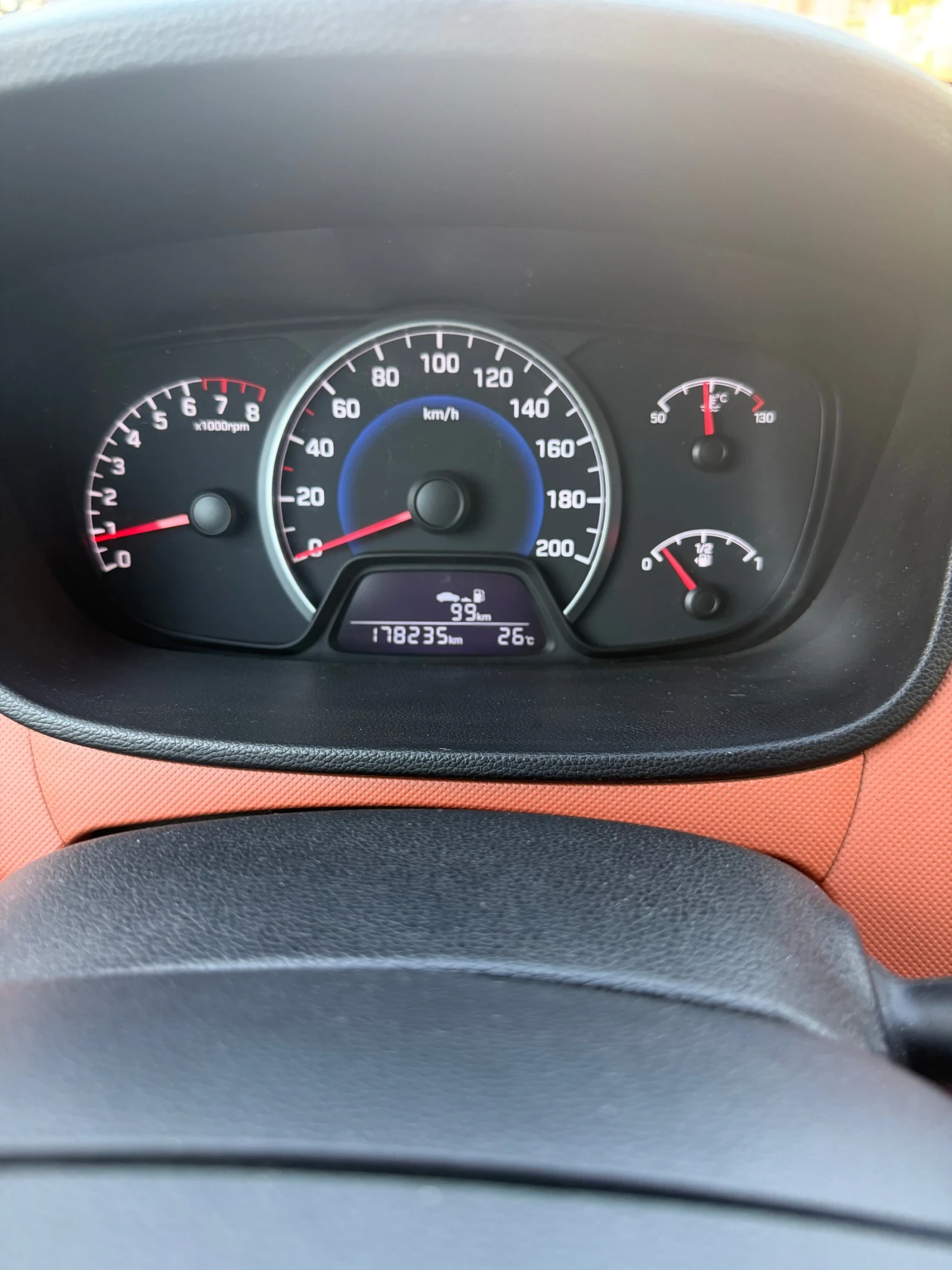 Hyundai I10, снимка 12 - Автомобили и джипове - 55104767
