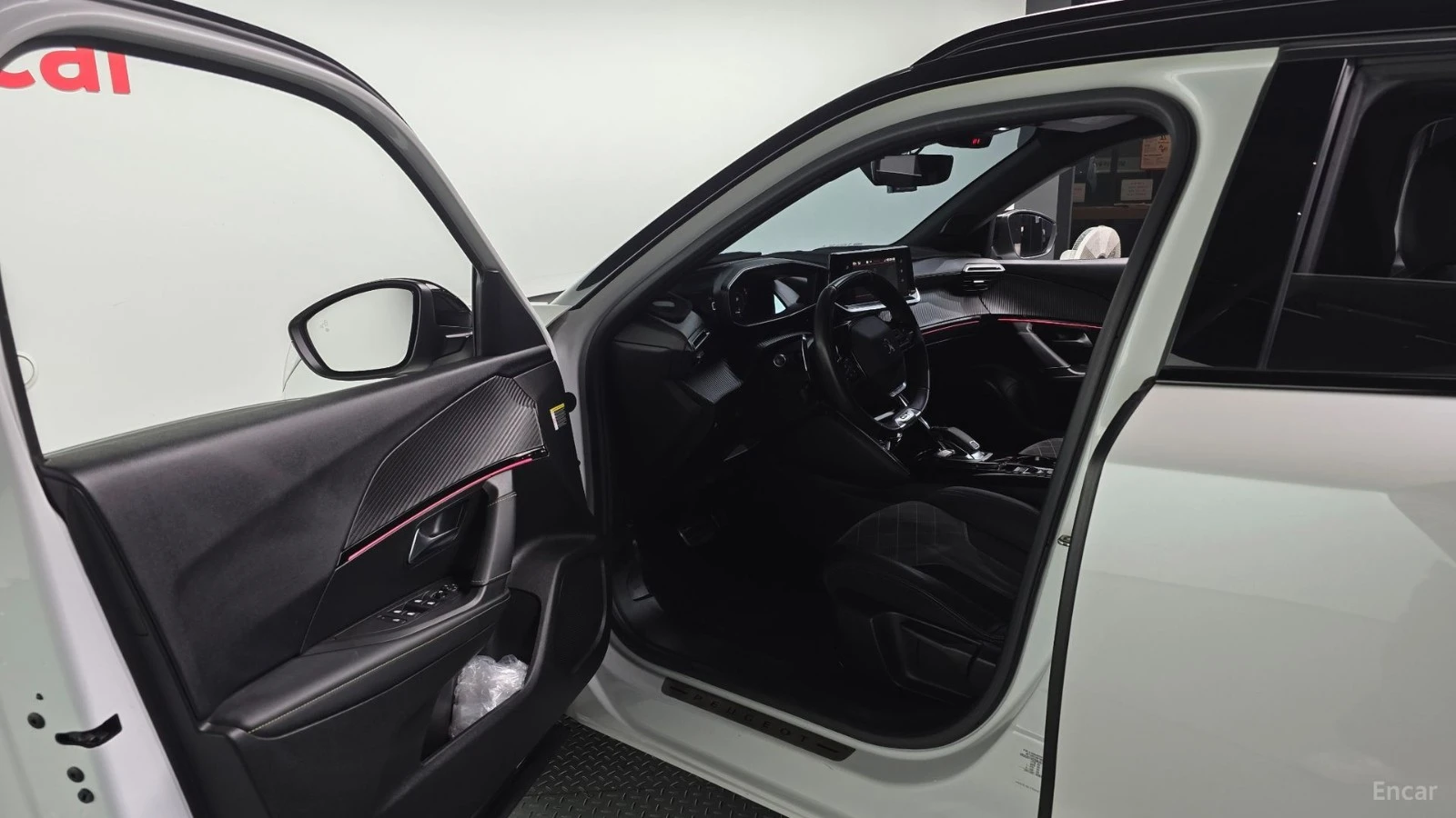 Peugeot 2008 GT LINE* КАМЕРА* ПОДГРЕВ* ПАНОРАМА, снимка 10 - Автомобили и джипове - 55615369