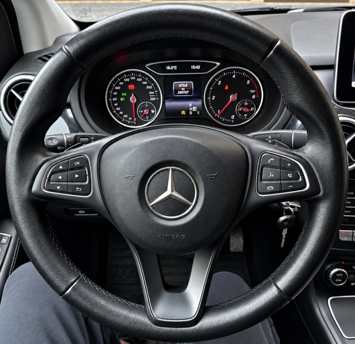 Mercedes-Benz B 180 Facelift , снимка 8 - Автомобили и джипове - 56709195