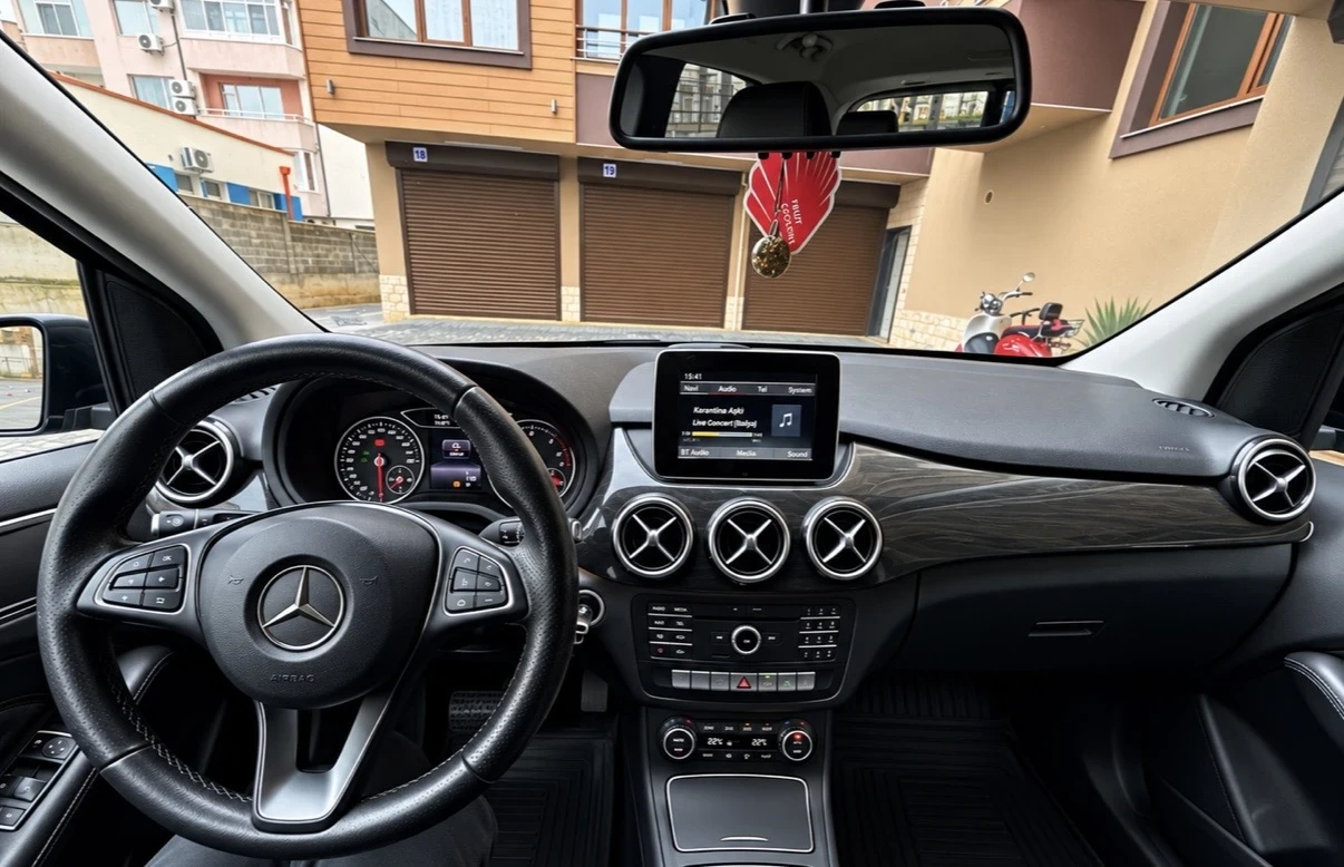 Mercedes-Benz B 180 Facelift , снимка 7 - Автомобили и джипове - 56709195