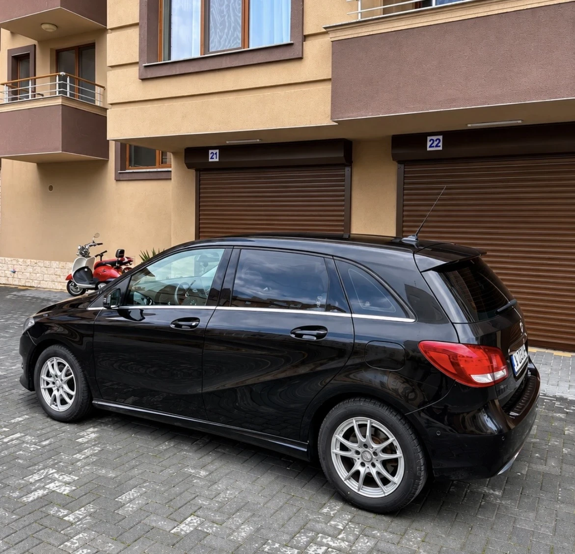 Mercedes-Benz B 180 Facelift , снимка 3 - Автомобили и джипове - 56709195