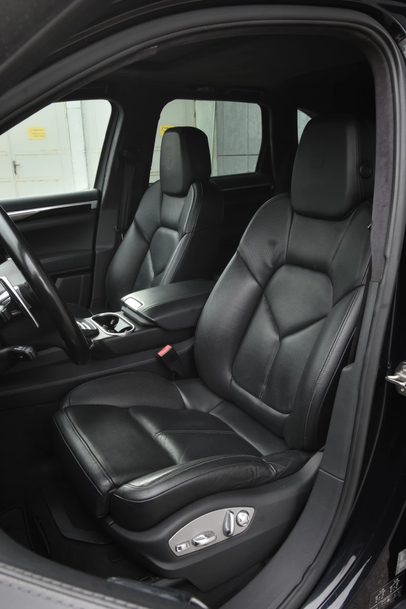 Porsche Cayenne Cayenne Turbo 500 P S, снимка 9 - Автомобили и джипове - 52350876