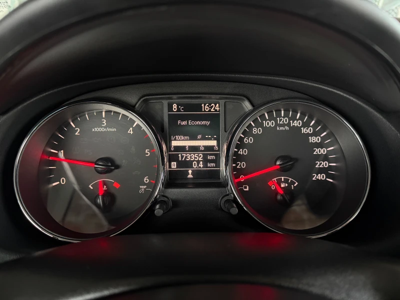Nissan Qashqai 1.5DCI  TOP NOVA NAVI, снимка 11 - Автомобили и джипове - 52875687