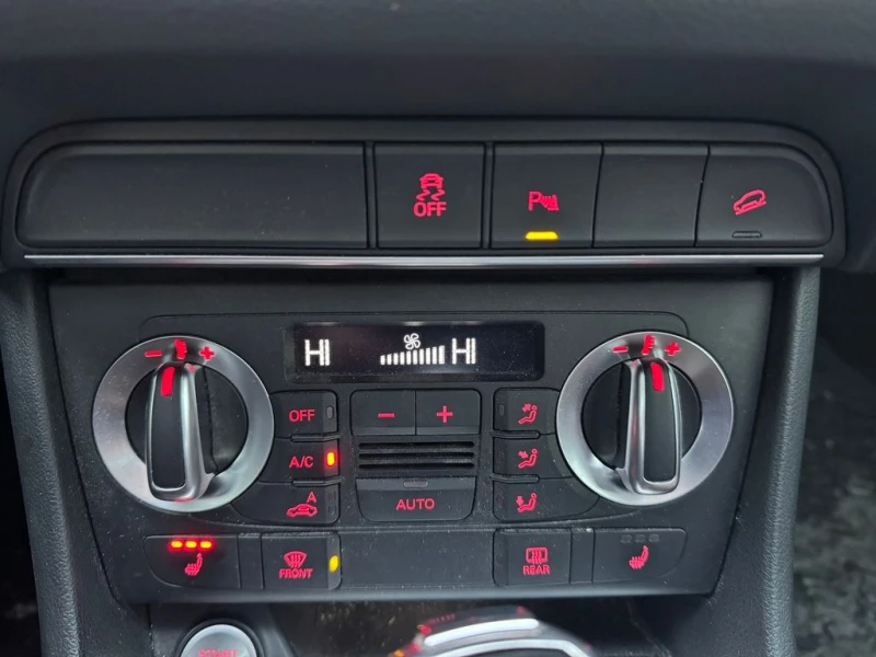 Audi Q3, снимка 8 - Автомобили и джипове - 53032633