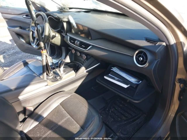Alfa Romeo Stelvio Ti Sport Q4* PANORAMA* MEMORY* KEYLESS* ПОДГРЕВ* , снимка 10 - Автомобили и джипове - 54002395