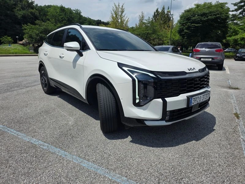 Kia Sportage 1.6 Automatic Signature !!, Най високо ниво на обо, снимка 2 - Автомобили и джипове - 55738180