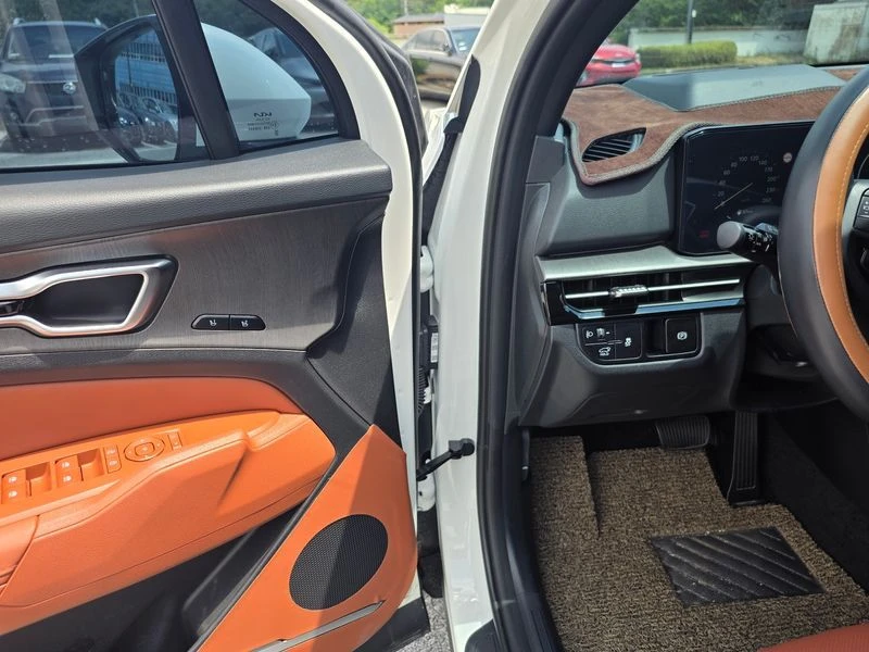 Kia Sportage 1.6 Automatic Signature !!, Най високо ниво на обо, снимка 17 - Автомобили и джипове - 55738180