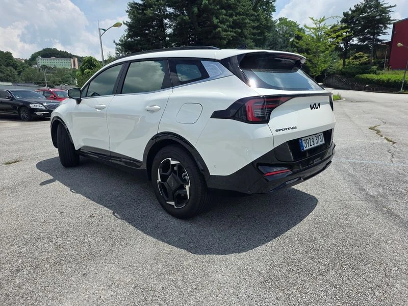 Kia Sportage 1.6 Automatic Signature !!, Най високо ниво на обо, снимка 5 - Автомобили и джипове - 55738180
