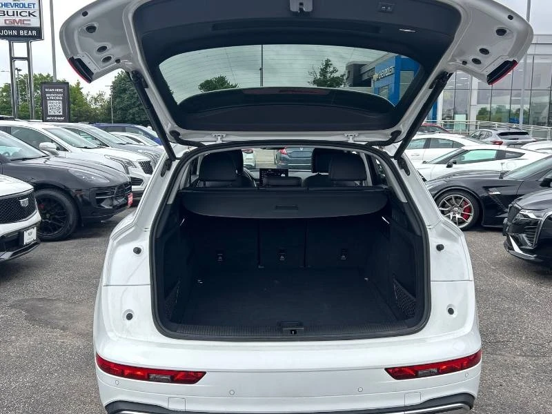 Audi Q5 * Komfort * ДИСТРОНИК * CARFAX * ПАМЕТ, снимка 15 - Автомобили и джипове - 55912648