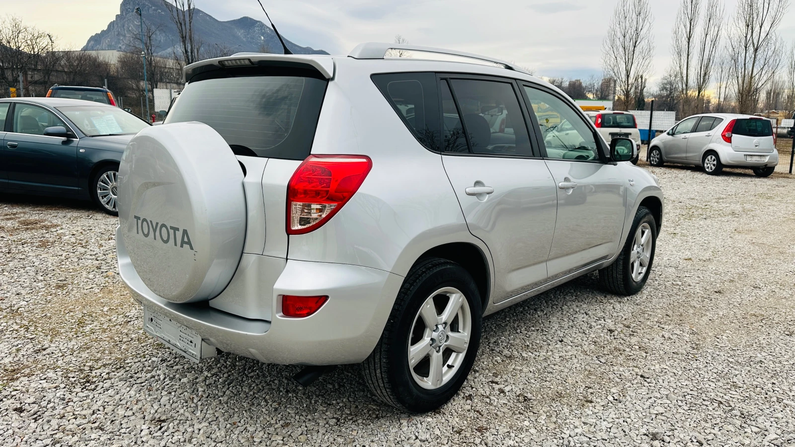 Toyota Rav4 2.2d4d-136kc-Италия - изображение 4