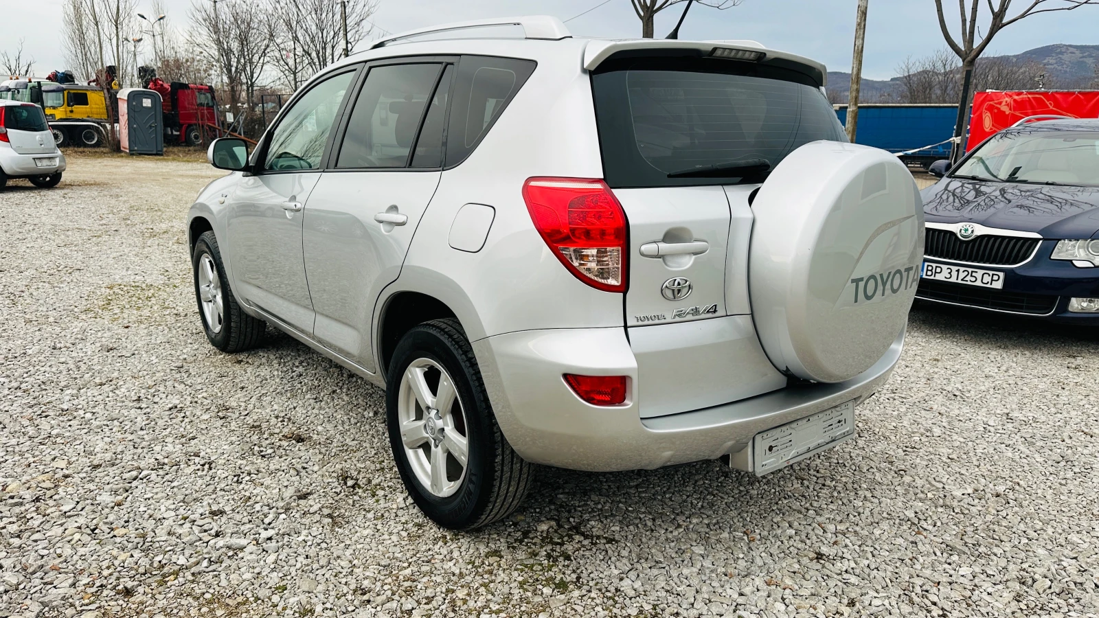 Toyota Rav4 2 броя 2.2d4d-136kc-Италия - изображение 5