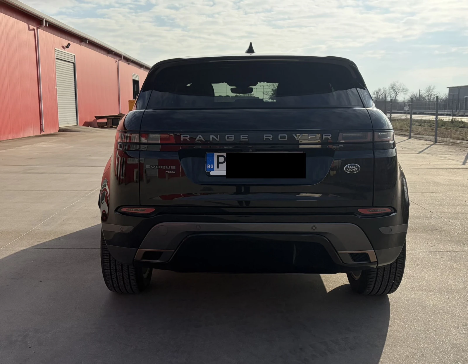 Land Rover Range Rover Evoque P300e - изображение 6