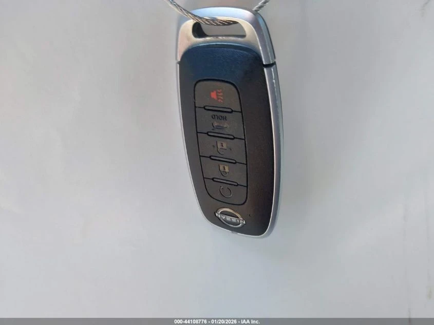 Nissan Rogue PLATINUM FWD - изображение 9