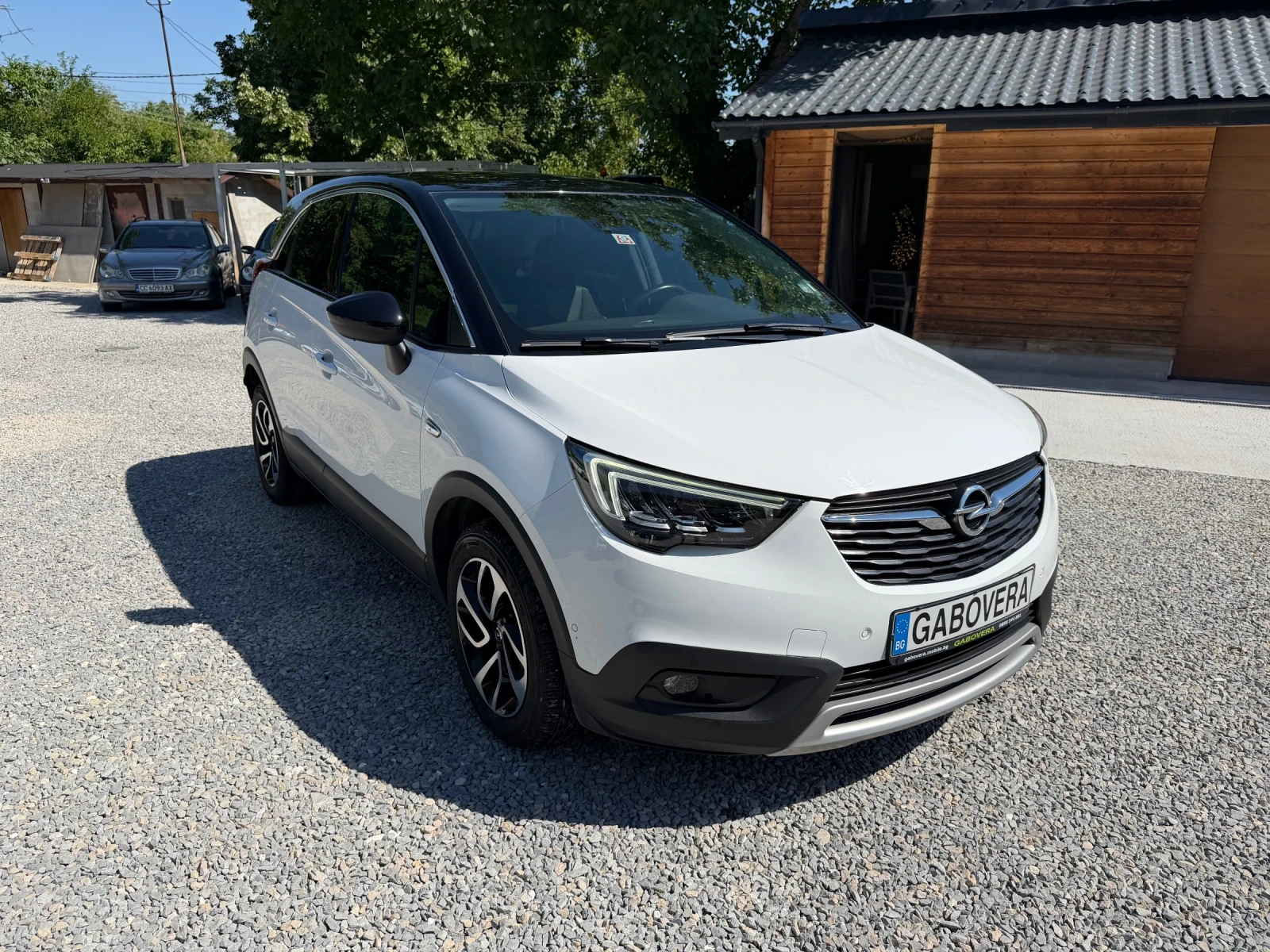Opel Crossland X Фабрична газ! LED фарове! Подгрев! 360 камери!, снимка 2 - Автомобили и джипове - 53976997