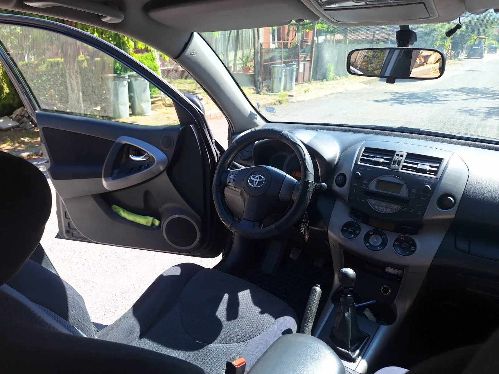 Toyota Rav4 2.2 136КС, снимка 10 - Автомобили и джипове - 54771547