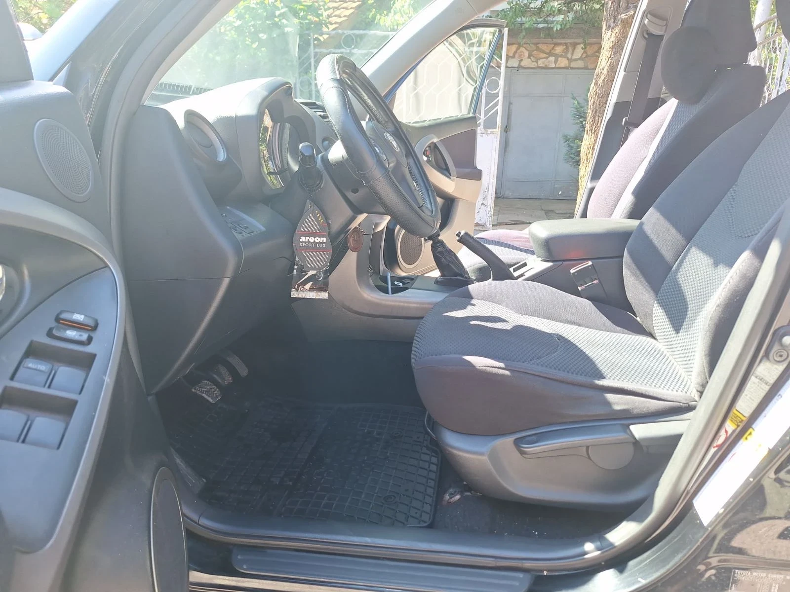 Toyota Rav4 2.2 136КС, снимка 9 - Автомобили и джипове - 54771547