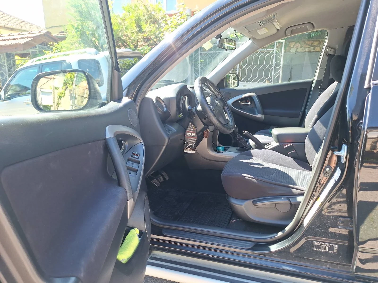 Toyota Rav4 2.2 136КС, снимка 16 - Автомобили и джипове - 54771547