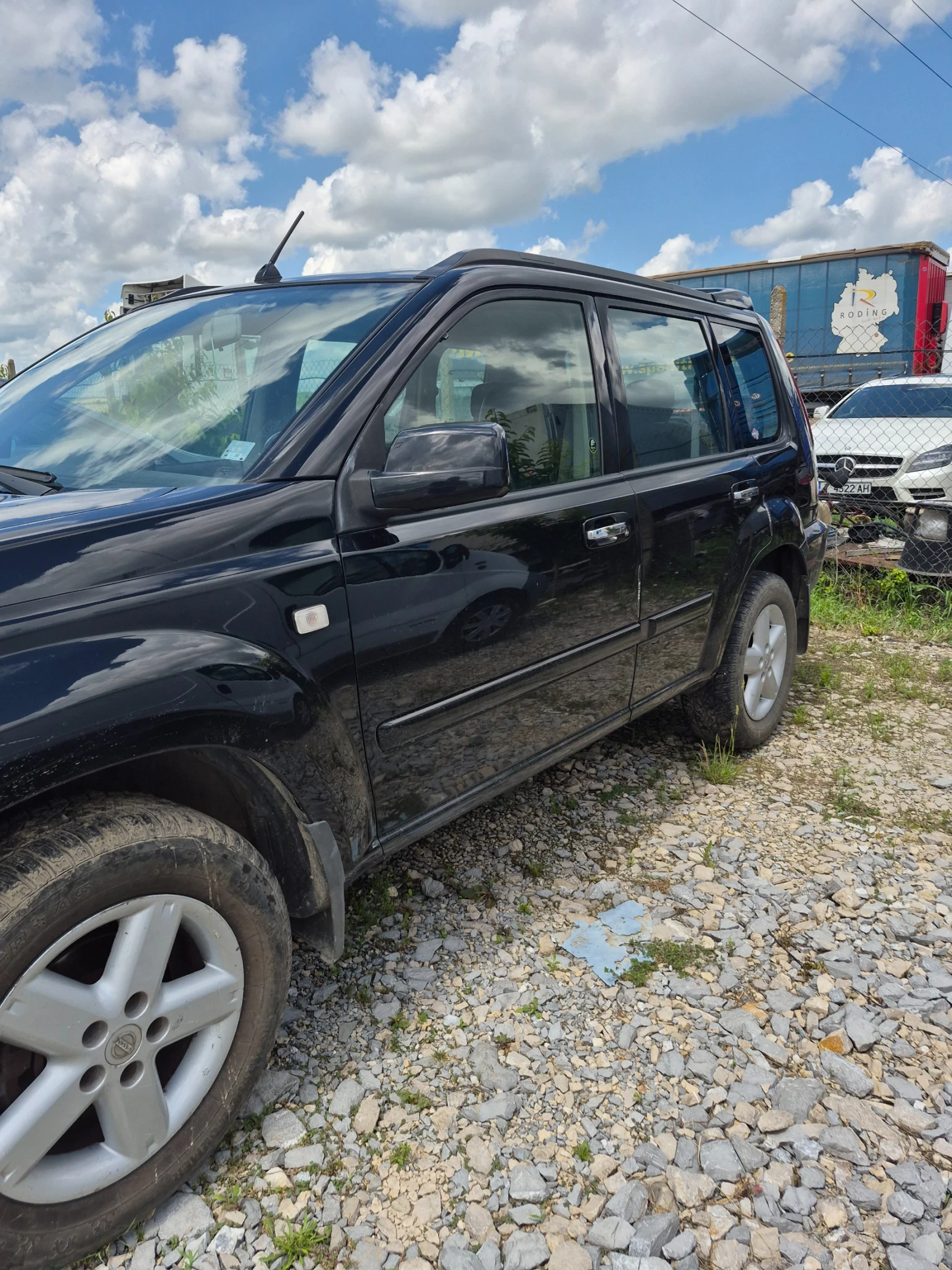 Nissan X-trail 2.0, снимка 3 - Автомобили и джипове - 54892925