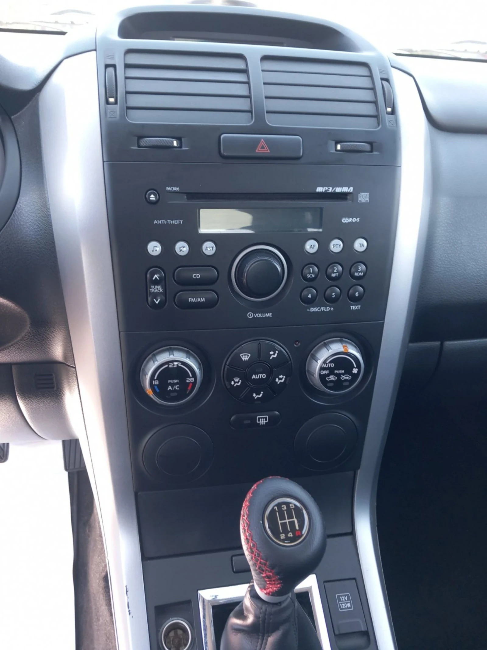 Suzuki Grand vitara 1.6 4х4 Газ/Бензин, снимка 11 - Автомобили и джипове - 54909146