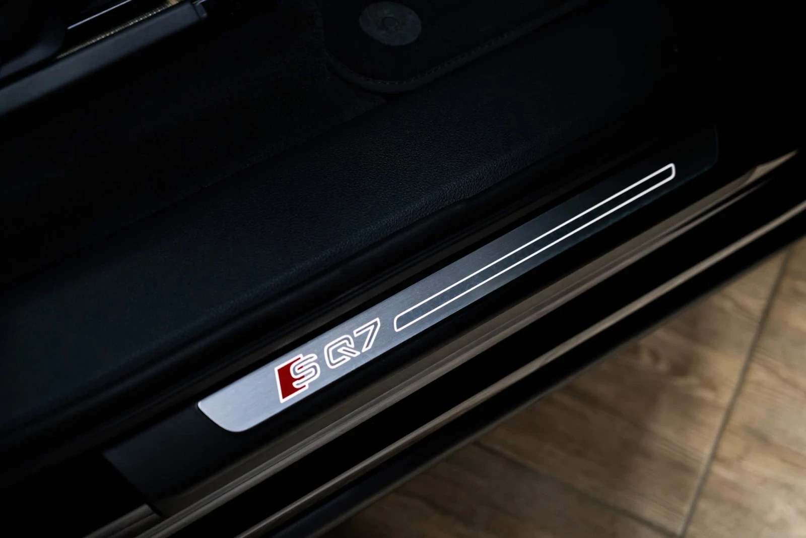 Audi SQ7 Exclusive 4.0TDI, снимка 14 - Автомобили и джипове - 56122536