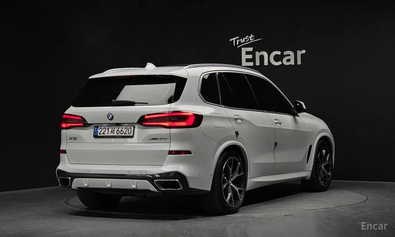 BMW X5  xDrive 30d M Sport* АВТОКРЕДИТ* , снимка 2 - Автомобили и джипове - 55973657