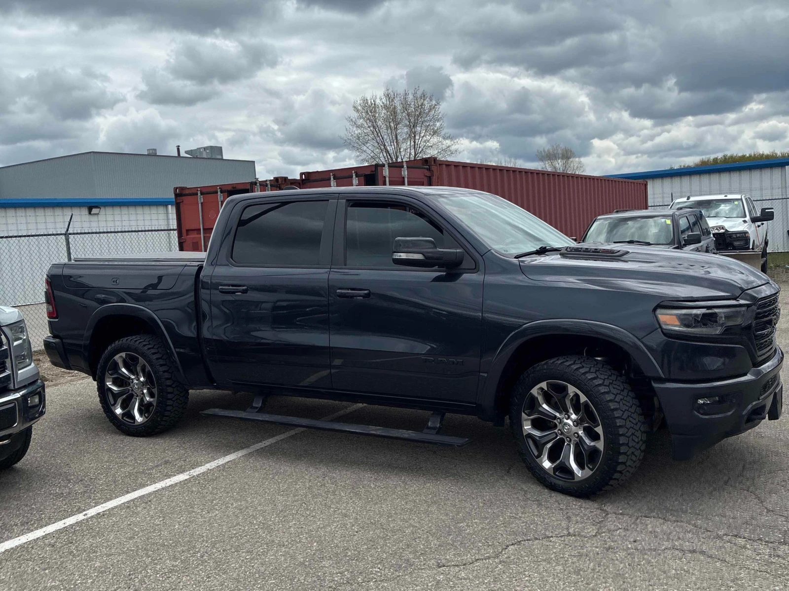 Dodge RAM 1500  Limited / 360 / Harman Kardon / Carfax , снимка 3 - Автомобили и джипове - 56067270