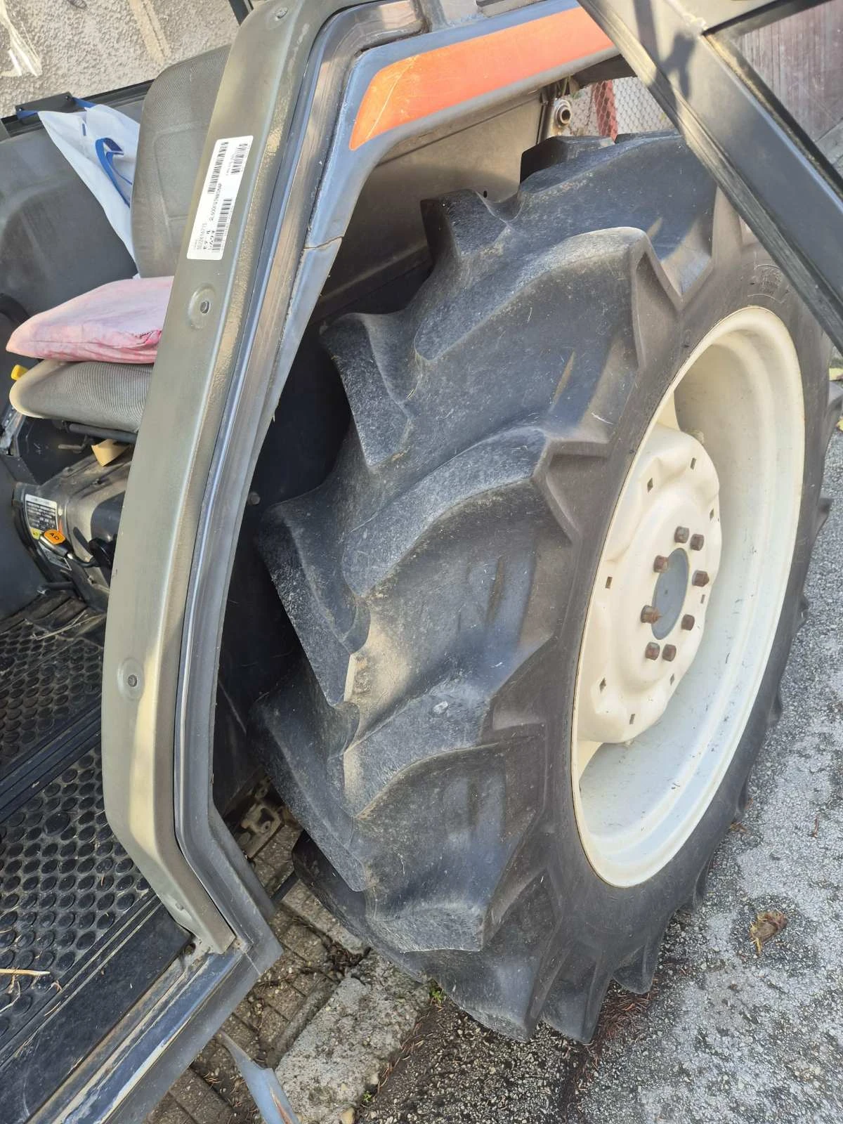 Трактор Kubota GL600, снимка 8 - Селскостопанска техника - 54321859