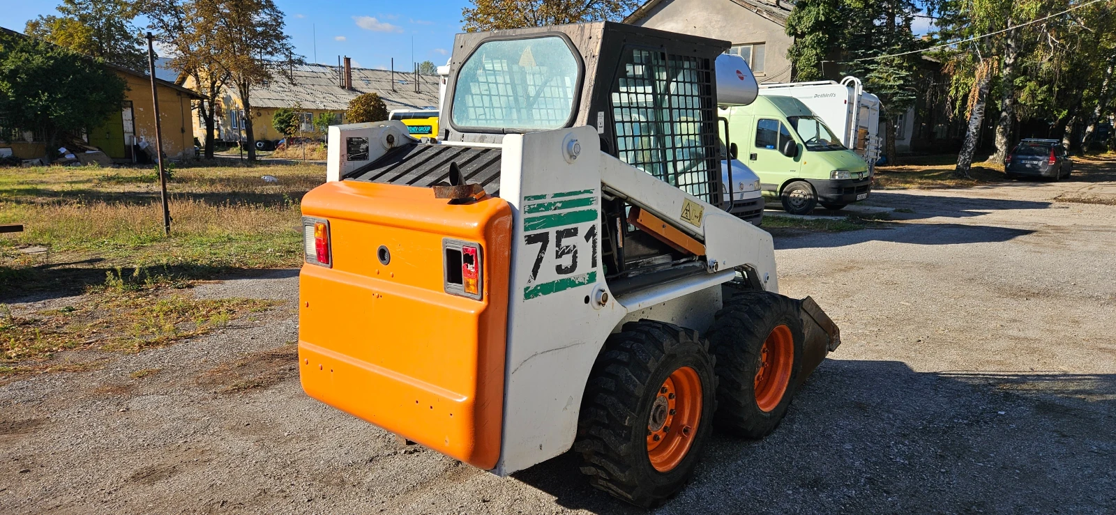 Мини челни товарачи Kubota 751 - изображение 6