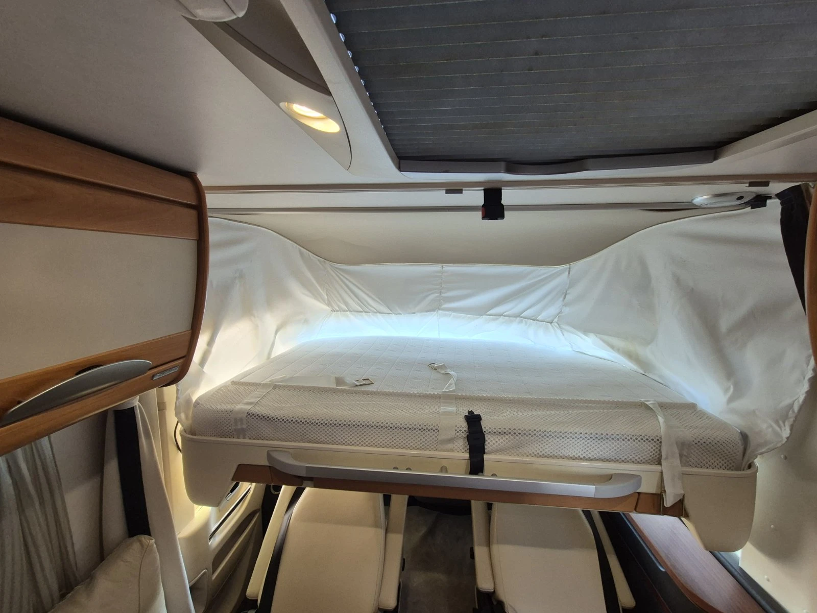 Кемпер HYMER / ERIBA B654SL, снимка 9 - Каравани и кемпери - 55592106