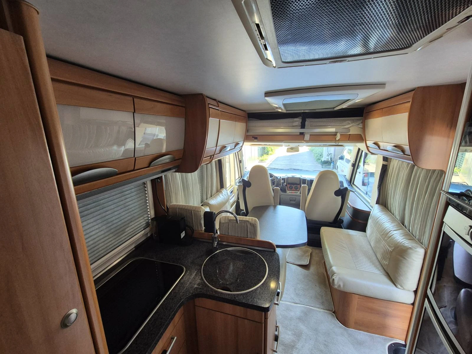 Кемпер HYMER / ERIBA B654SL, снимка 12 - Каравани и кемпери - 55592106