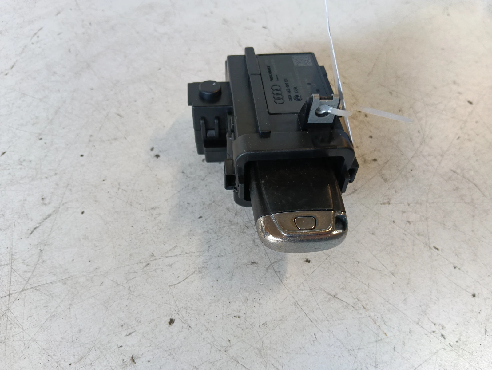 гълтач ключ 8K0909131C Audi Q5