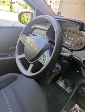 Dacia Sandero 1.0T 10200км!!!, снимка 8