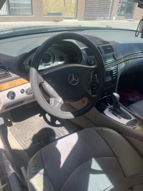 Mercedes-Benz E 220, снимка 6