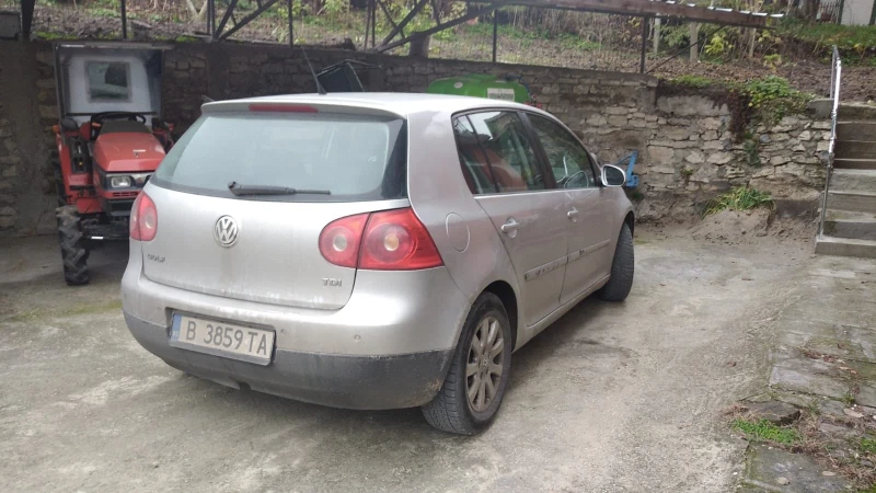 VW Golf 5, снимка 3 - Автомобили и джипове - 48082382