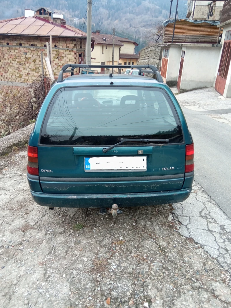 Opel Astra 1, 6, снимка 4 - Автомобили и джипове - 48238093