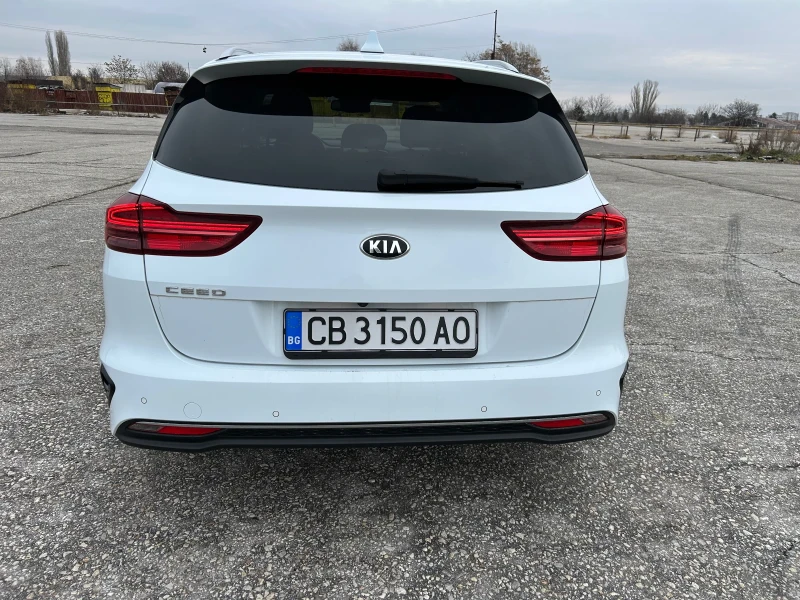 Kia Ceed SW, снимка 6 - Автомобили и джипове - 48499320