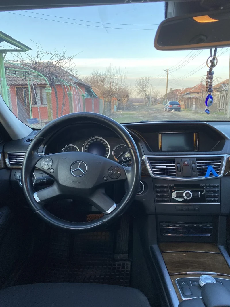 Mercedes-Benz 220, снимка 3 - Автомобили и джипове - 48682450