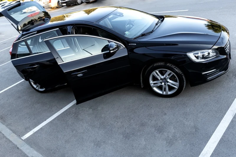 Volvo V60 Plug in Hybride , снимка 11 - Автомобили и джипове - 52337054