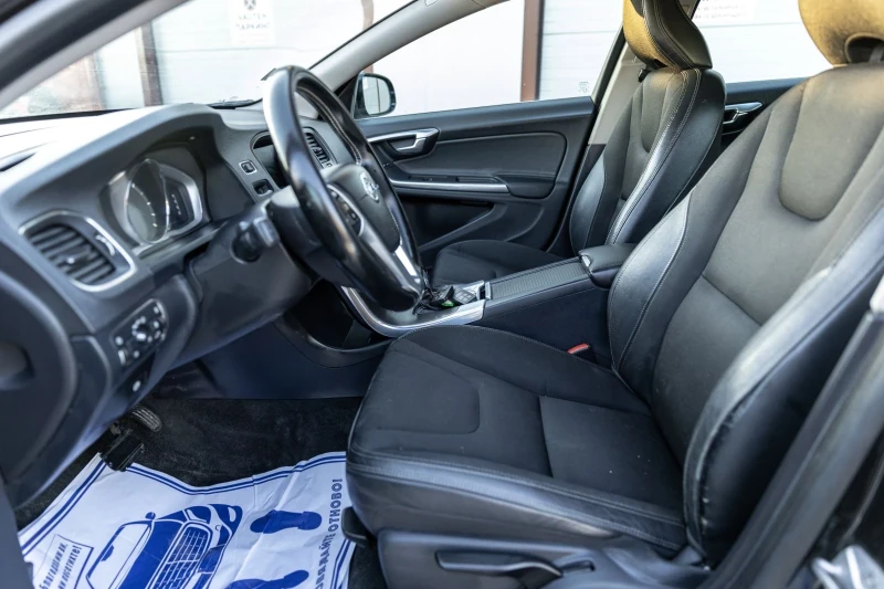 Volvo V60 Plug in Hybride , снимка 6 - Автомобили и джипове - 52337054
