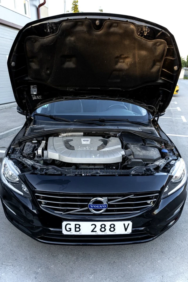Volvo V60 Plug in Hybride , снимка 14 - Автомобили и джипове - 52337054