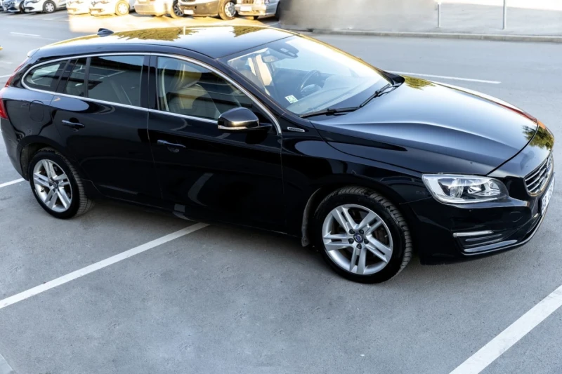 Volvo V60 Plug in Hybride , снимка 2 - Автомобили и джипове - 52337054