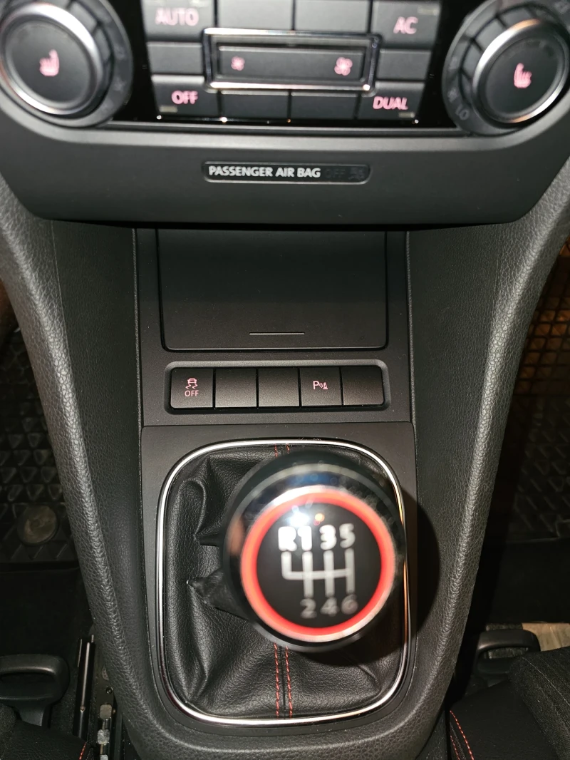 VW Golf VI GTI Adidas Edition, снимка 9 - Автомобили и джипове - 52268948