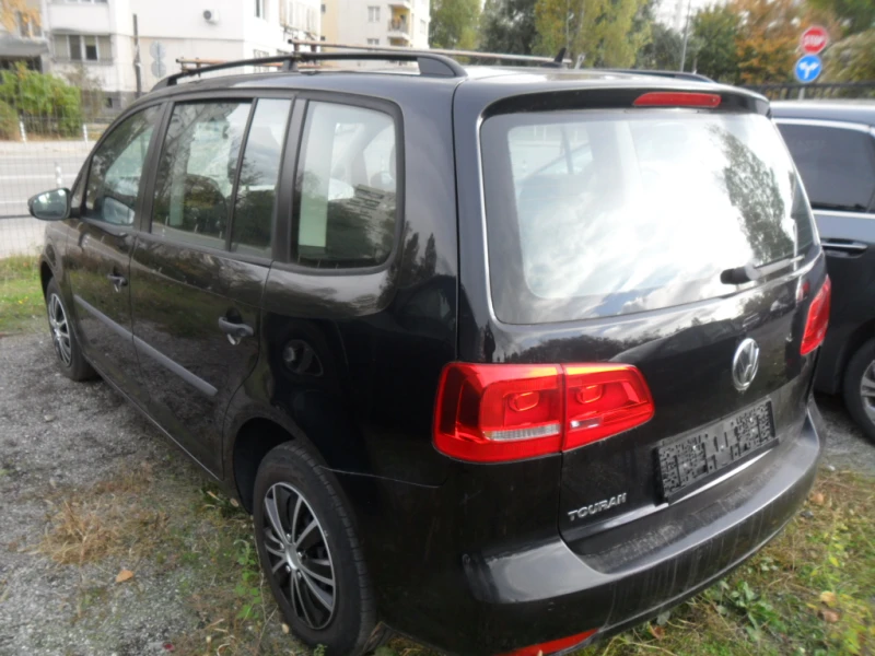 VW Touran 1.4 й 105 к.с 6 ск., снимка 4 - Автомобили и джипове - 52175242