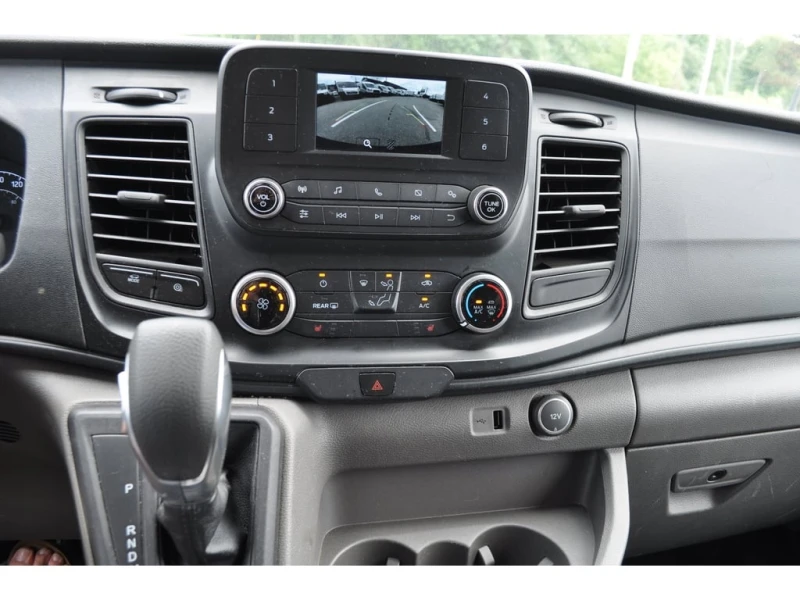 Ford Transit Custom * Divider, Shelving, Wholesale priced. * CARFAX * , снимка 5 - Автомобили и джипове - 52794372