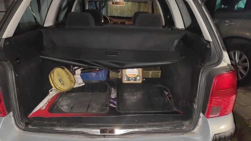 VW Passat, снимка 14 - Автомобили и джипове - 53102178