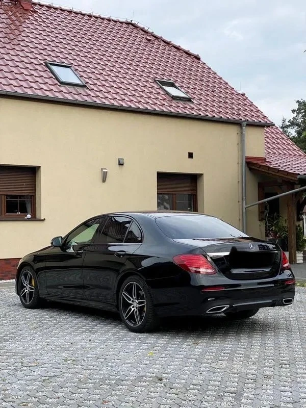 Mercedes-Benz E 220 AMG , снимка 3 - Автомобили и джипове - 47049905