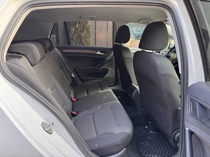 VW Golf е, снимка 13 - Автомобили и джипове - 52882158