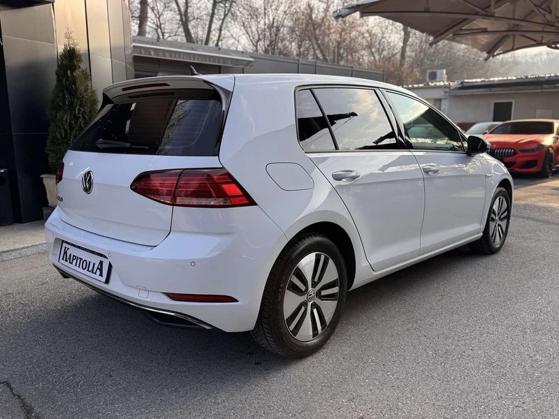 VW Golf е, снимка 5 - Автомобили и джипове - 52882158